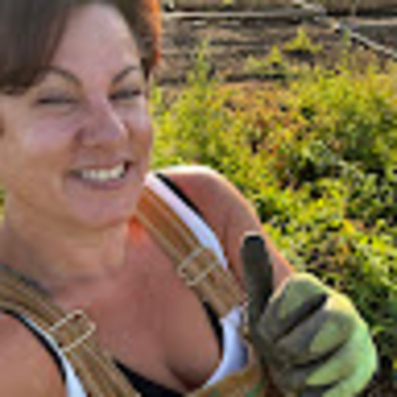 Meet your Posher, Melissa - Picture 1 of 1